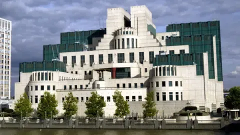 MI6 Introduces Dark Web Portal to Lure Intelligence Sources in Russia